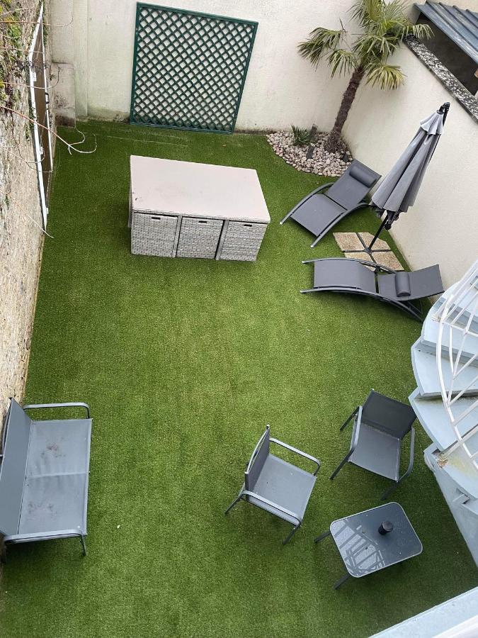 Anselme, F2 Duplex Avec Cour Commune Et Proche De La Mer ,2 Ver-sur-Mer Eksteriør billede