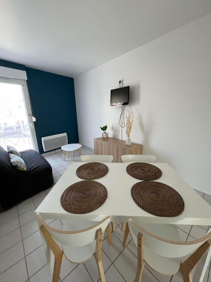 Anselme, F2 Duplex Avec Cour Commune Et Proche De La Mer ,2 Ver-sur-Mer Eksteriør billede